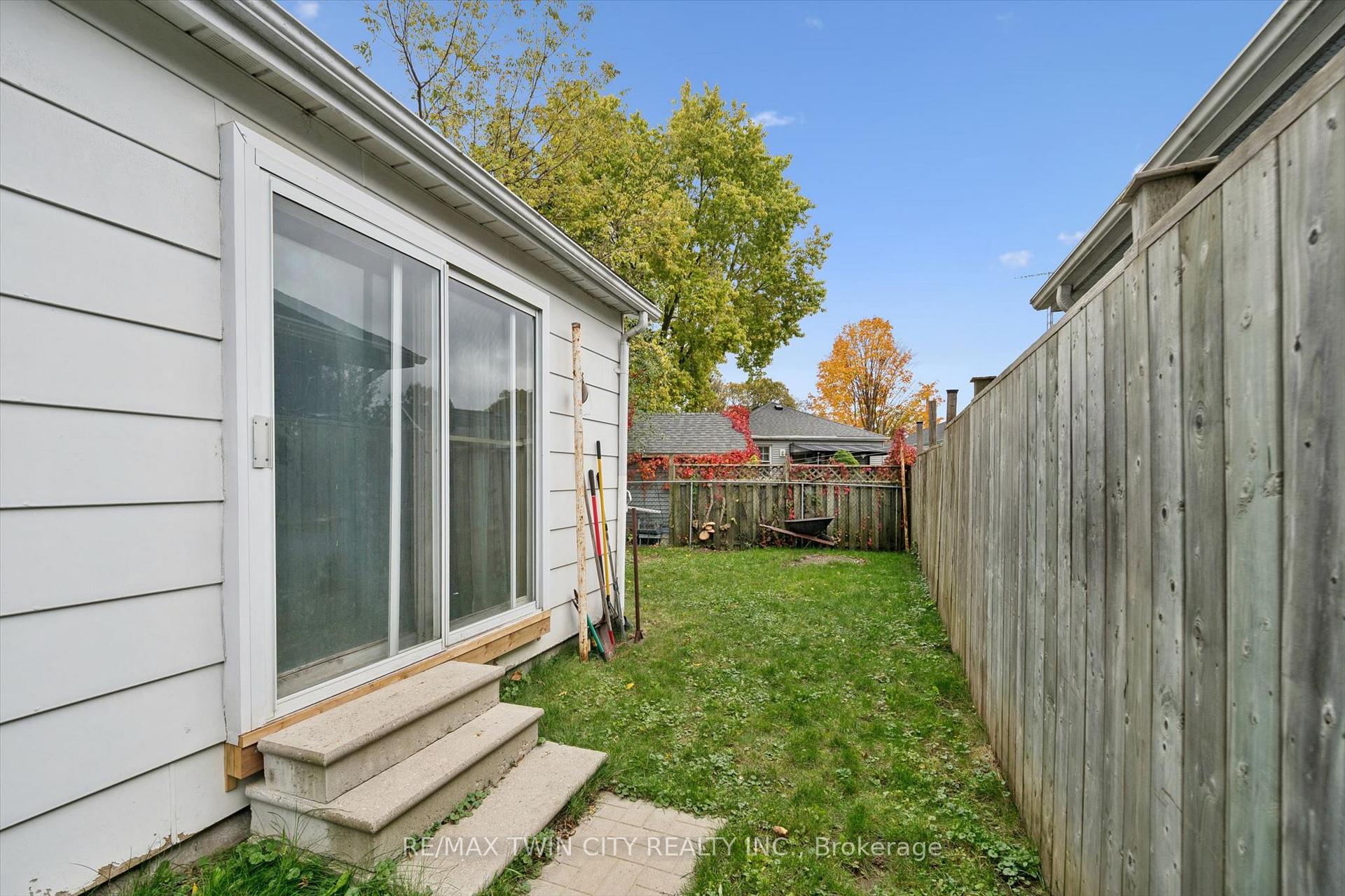 Photo 22 of 127 Spadina Road E, Kitchener — HOMEH