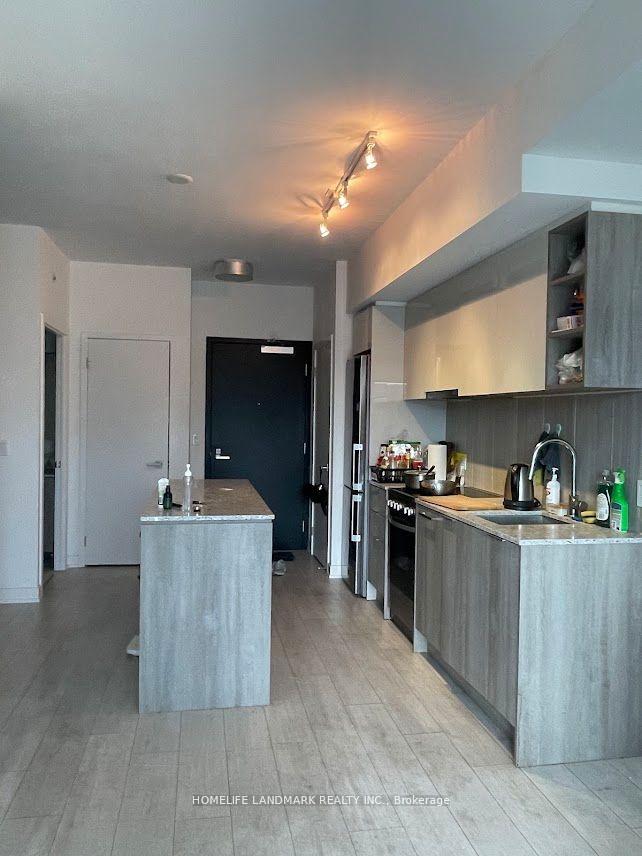 Photo 2 of Unit 1025, 31 Tippett Road, North York, Clanton Park — HOMEH