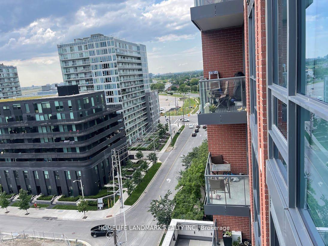 Photo 5 of Unit 1025, 31 Tippett Road, North York, Clanton Park — HOMEH