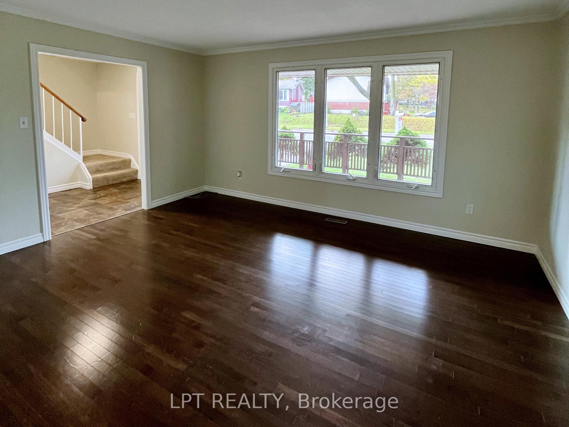 Photo 6 of 47 Springdale Drive, Barrie, Cundles East — HOMEH
