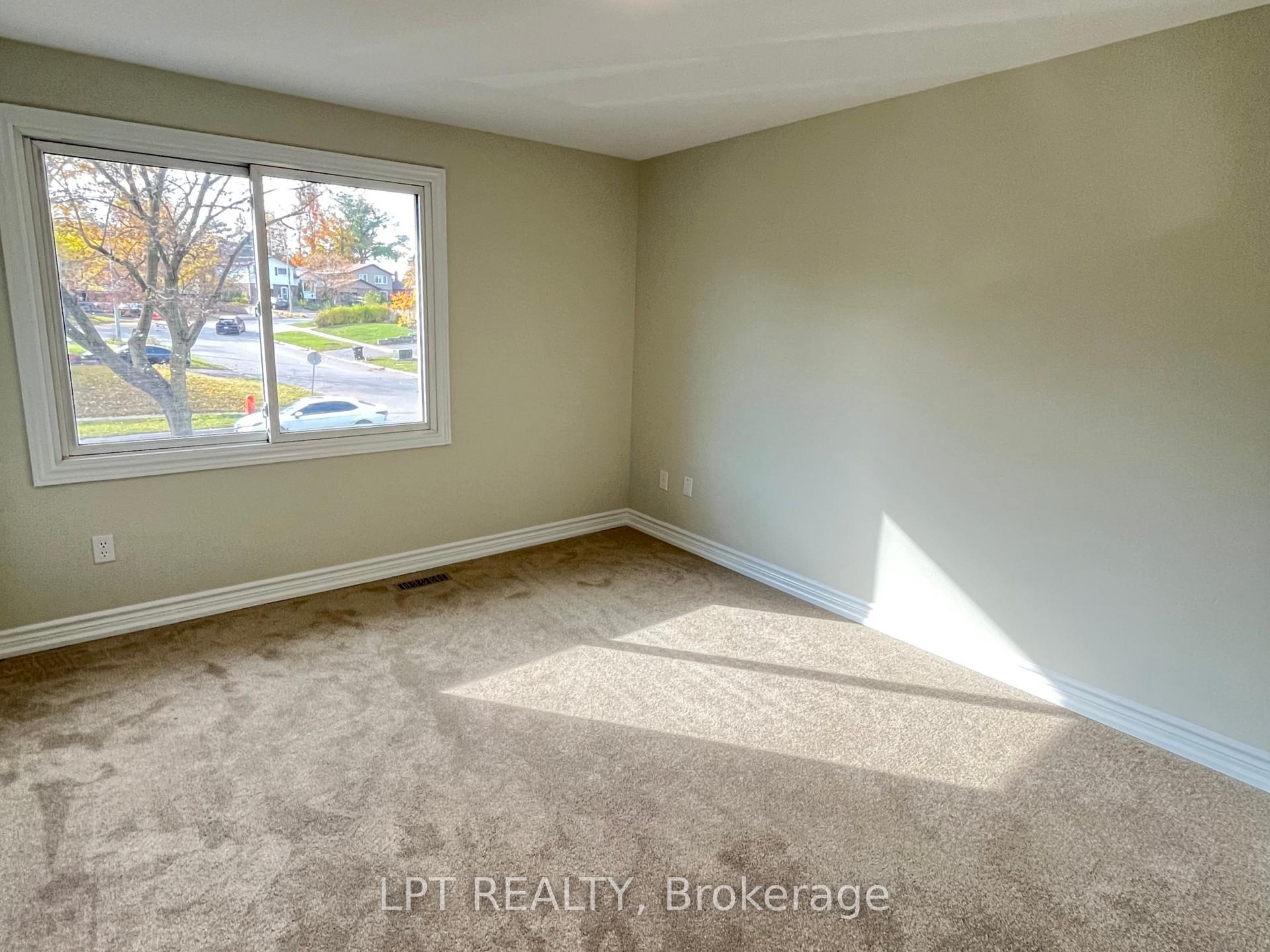 Photo 21 of 47 Springdale Drive, Barrie, Cundles East — HOMEH