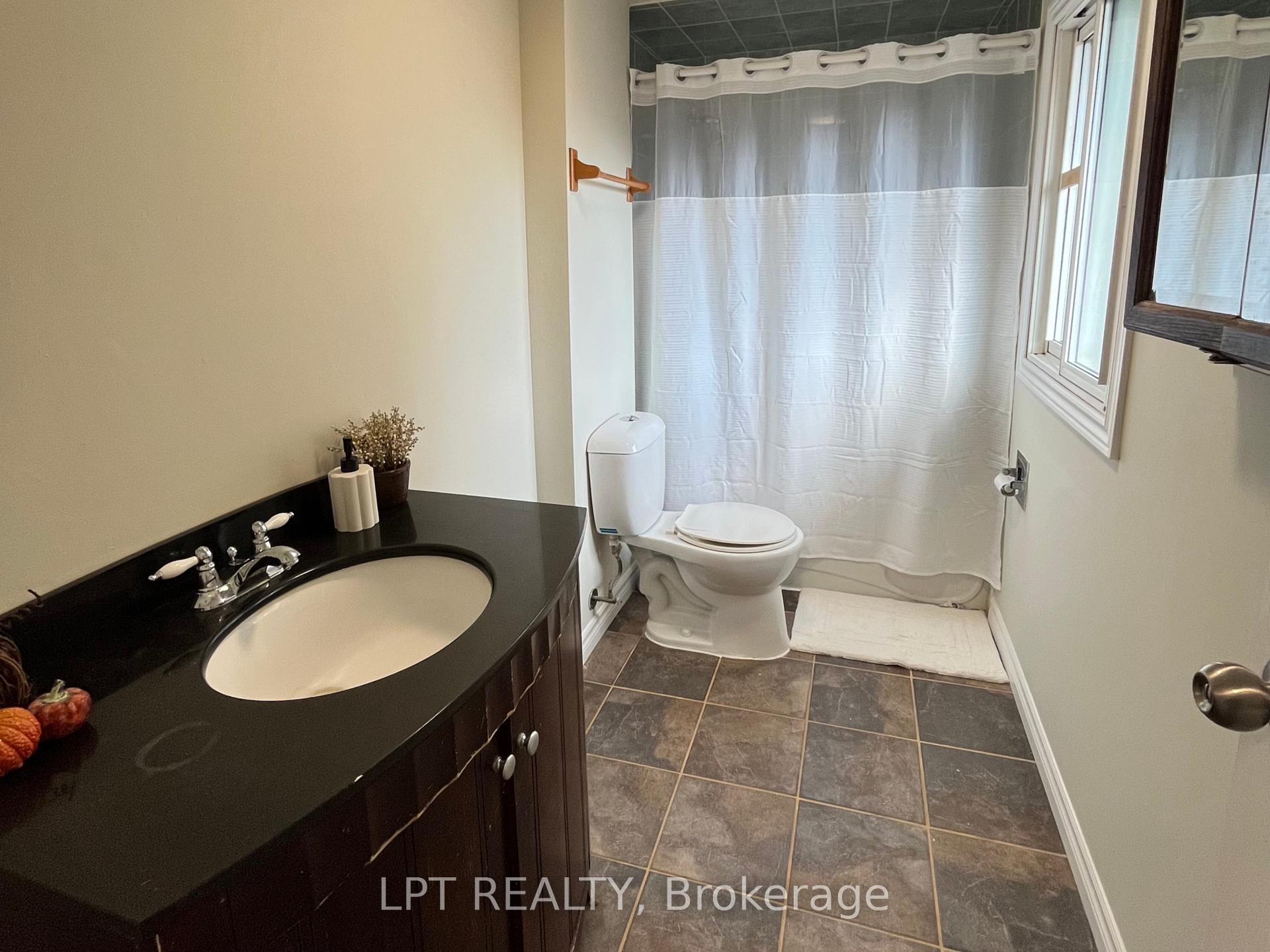 Photo 26 of 47 Springdale Drive, Barrie, Cundles East — HOMEH