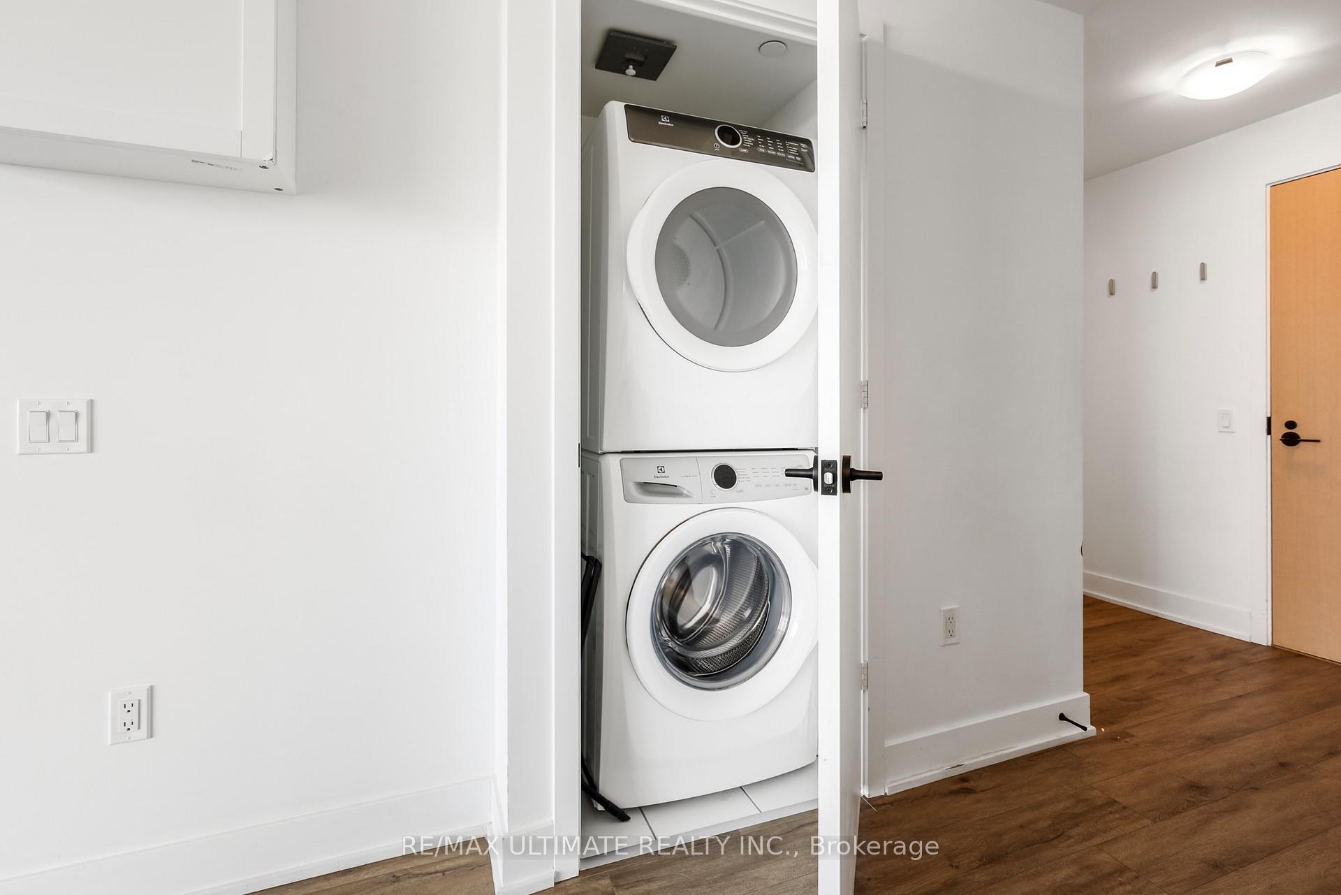 Photo 10 of Unit 906, 50 George Butchart Drive, North York, Downsview-Roding-CFB — HOMEH