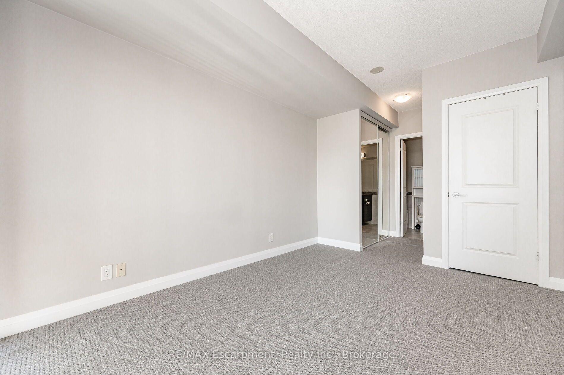 Photo 20 of Unit # 209, 1055 Southdown Road, Mississauga, Clarkson — HOMEH