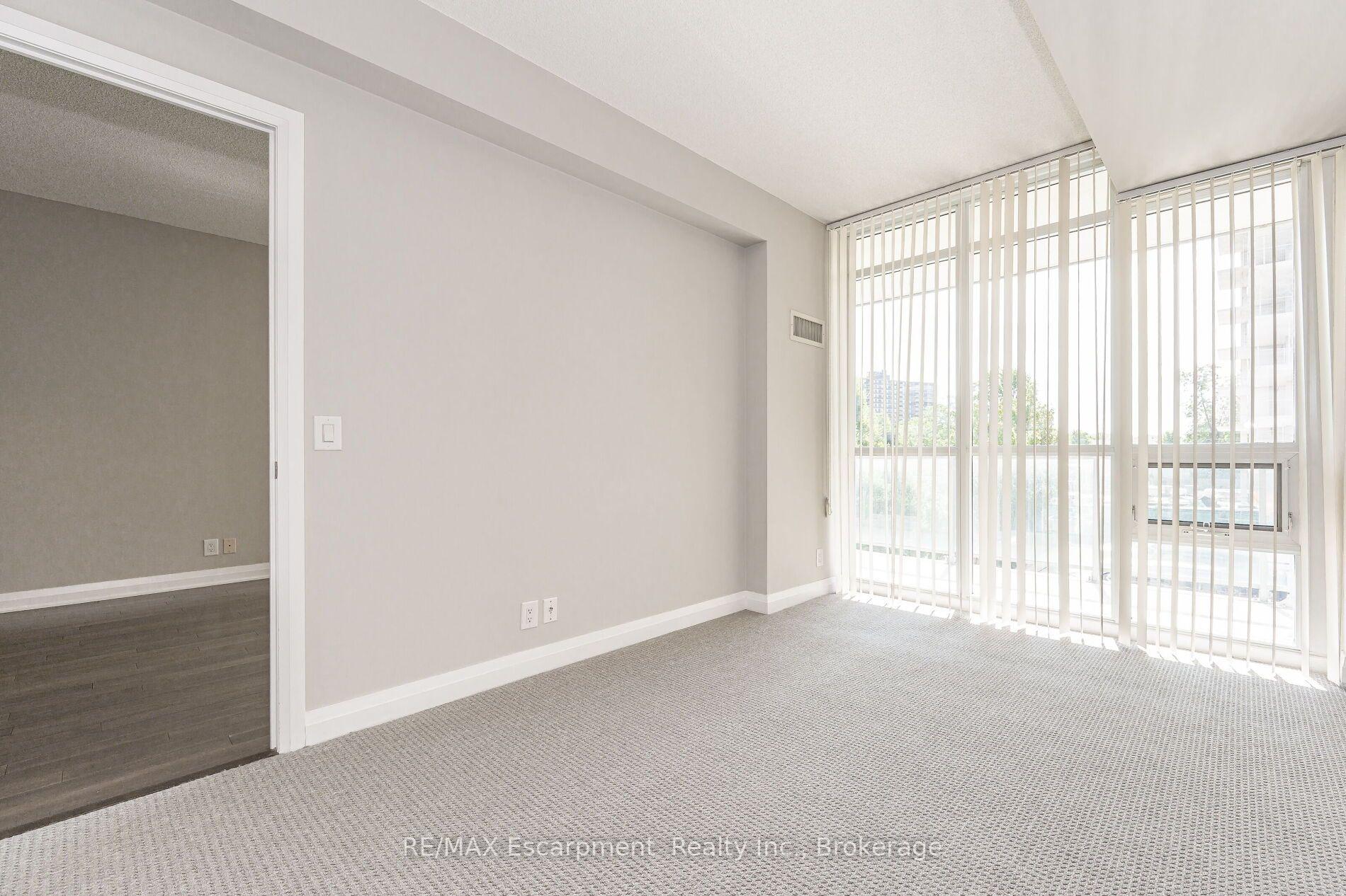 Photo 22 of Unit # 209, 1055 Southdown Road, Mississauga, Clarkson — HOMEH