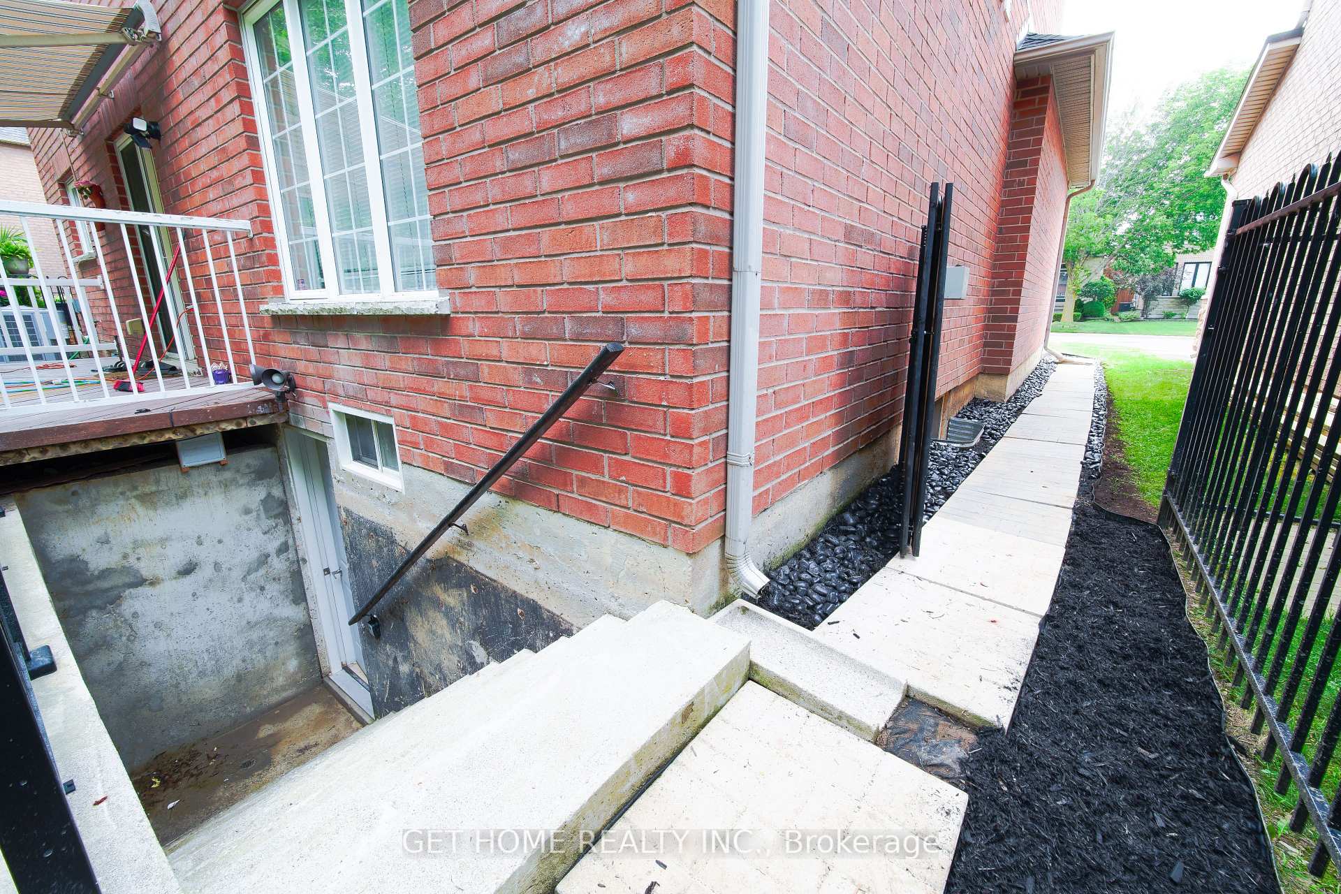 Photo 23 of Unit #Bsmt, 18 Dewsbury Way, Hamilton, Stoney Creek — HOMEH