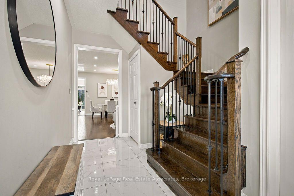 Photo 6 of 34 Humphrey Street, Hamilton, Waterdown — HOMEH