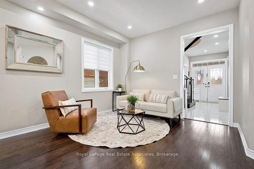Photo 8 of 34 Humphrey Street, Hamilton, Waterdown — HOMEH