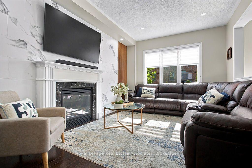 Photo 12 of 34 Humphrey Street, Hamilton, Waterdown — HOMEH