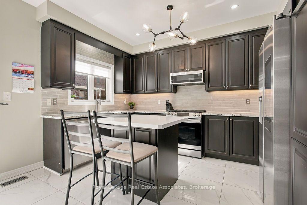 Photo 14 of 34 Humphrey Street, Hamilton, Waterdown — HOMEH