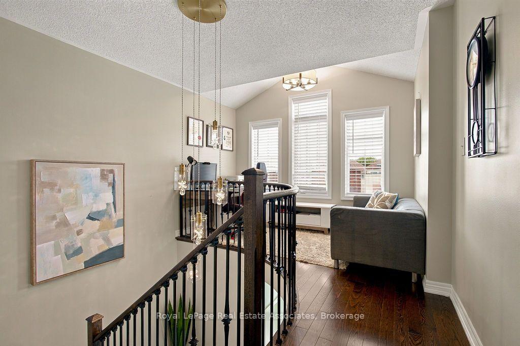 Photo 18 of 34 Humphrey Street, Hamilton, Waterdown — HOMEH