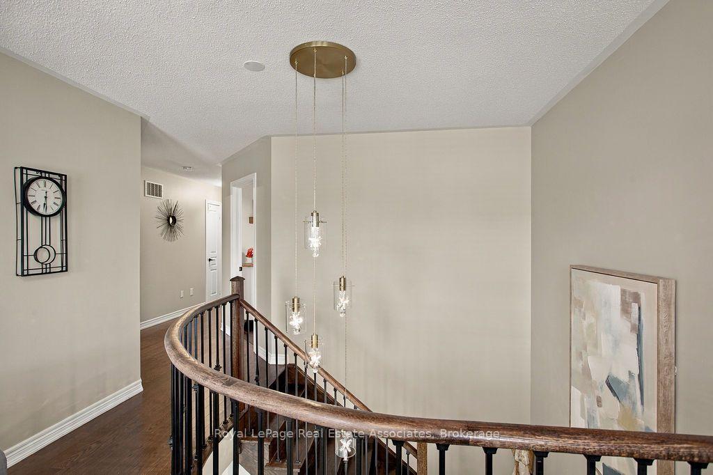 Photo 20 of 34 Humphrey Street, Hamilton, Waterdown — HOMEH