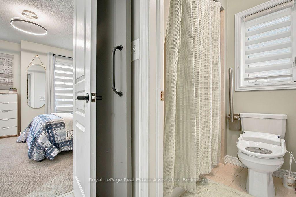 Photo 25 of 34 Humphrey Street, Hamilton, Waterdown — HOMEH