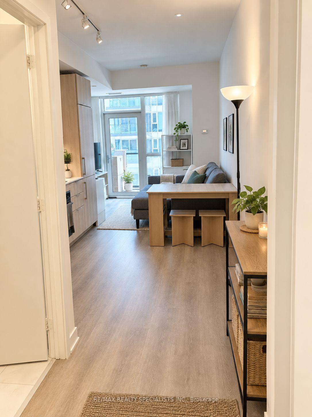 Photo 5 of Unit 803, 50 Ordnance Street, Toronto, Niagara — HOMEH