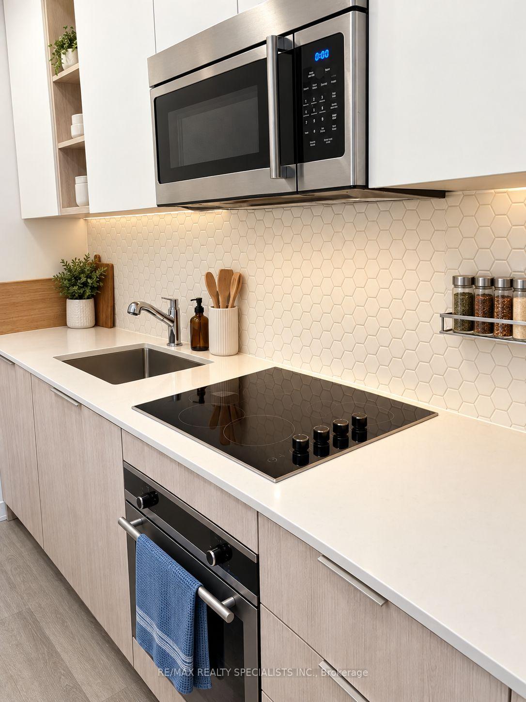 Photo 7 of Unit 803, 50 Ordnance Street, Toronto, Niagara — HOMEH