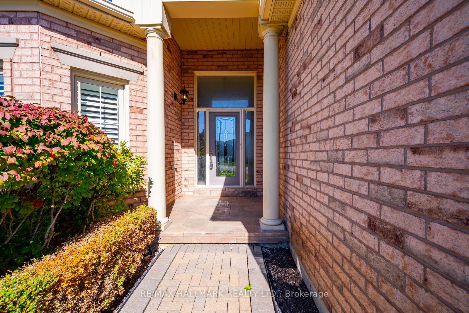 Photo 4 of 2 Lamb's Run, Whitchurch-Stouffville, Ballantrae — HOMEH