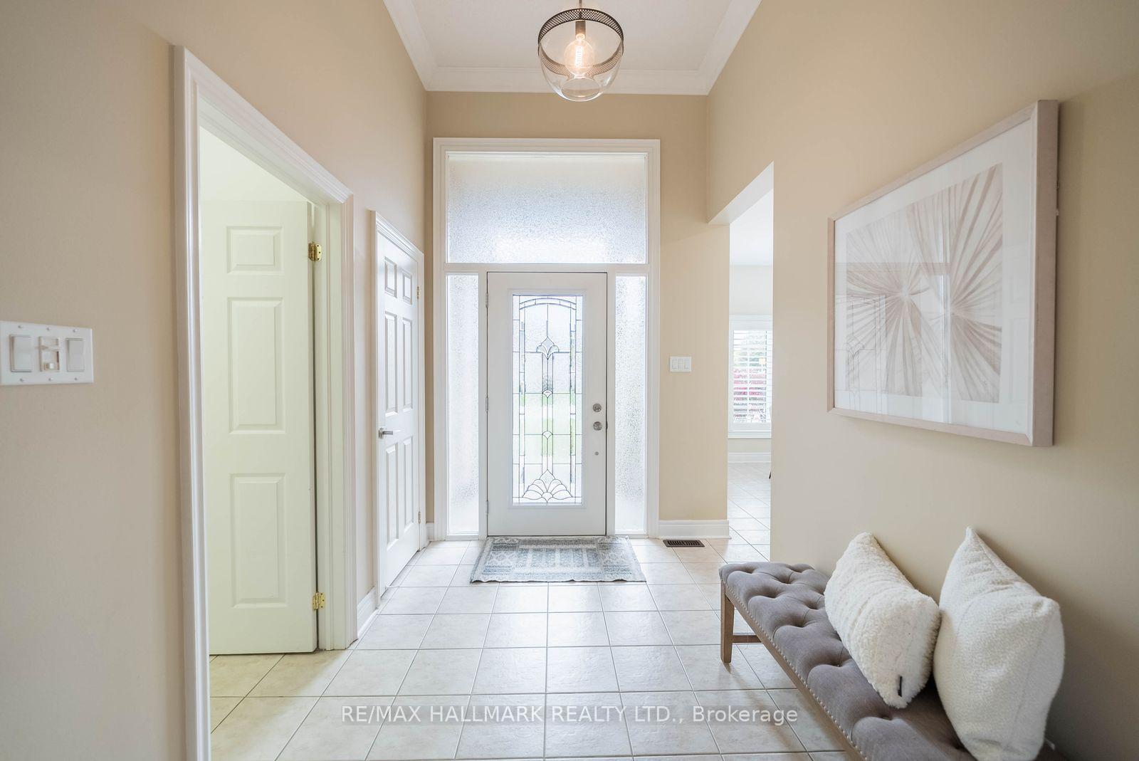 Photo 5 of 2 Lamb's Run, Whitchurch-Stouffville, Ballantrae — HOMEH