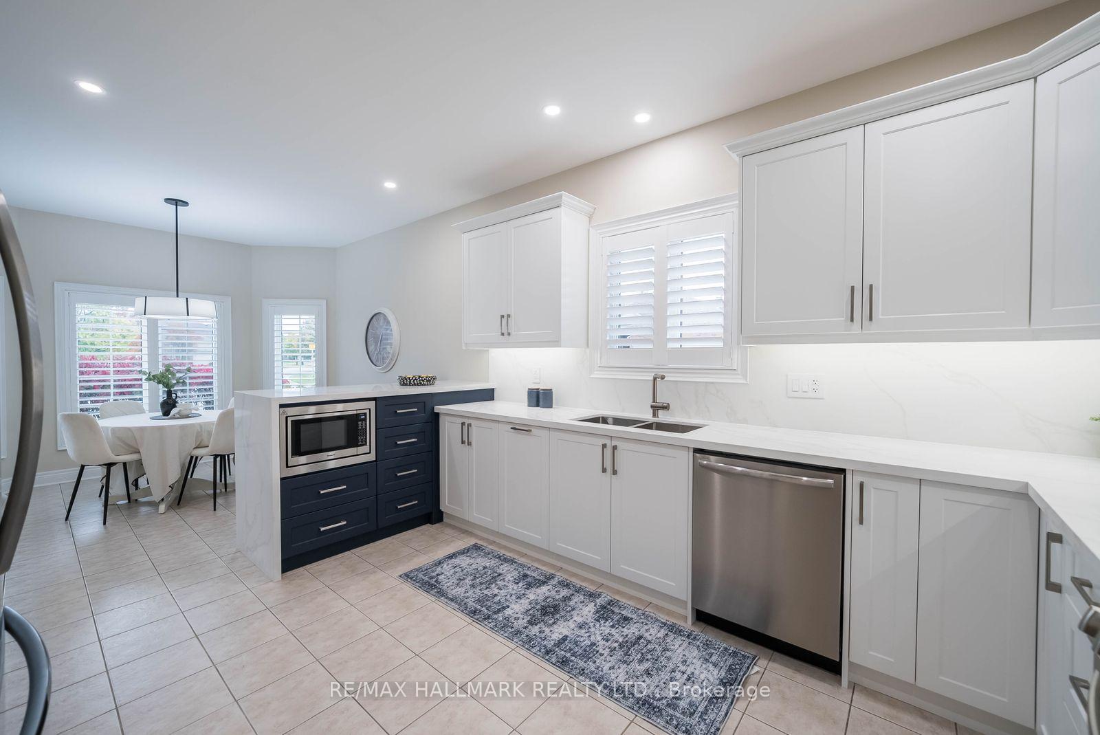 Photo 12 of 2 Lamb's Run, Whitchurch-Stouffville, Ballantrae — HOMEH
