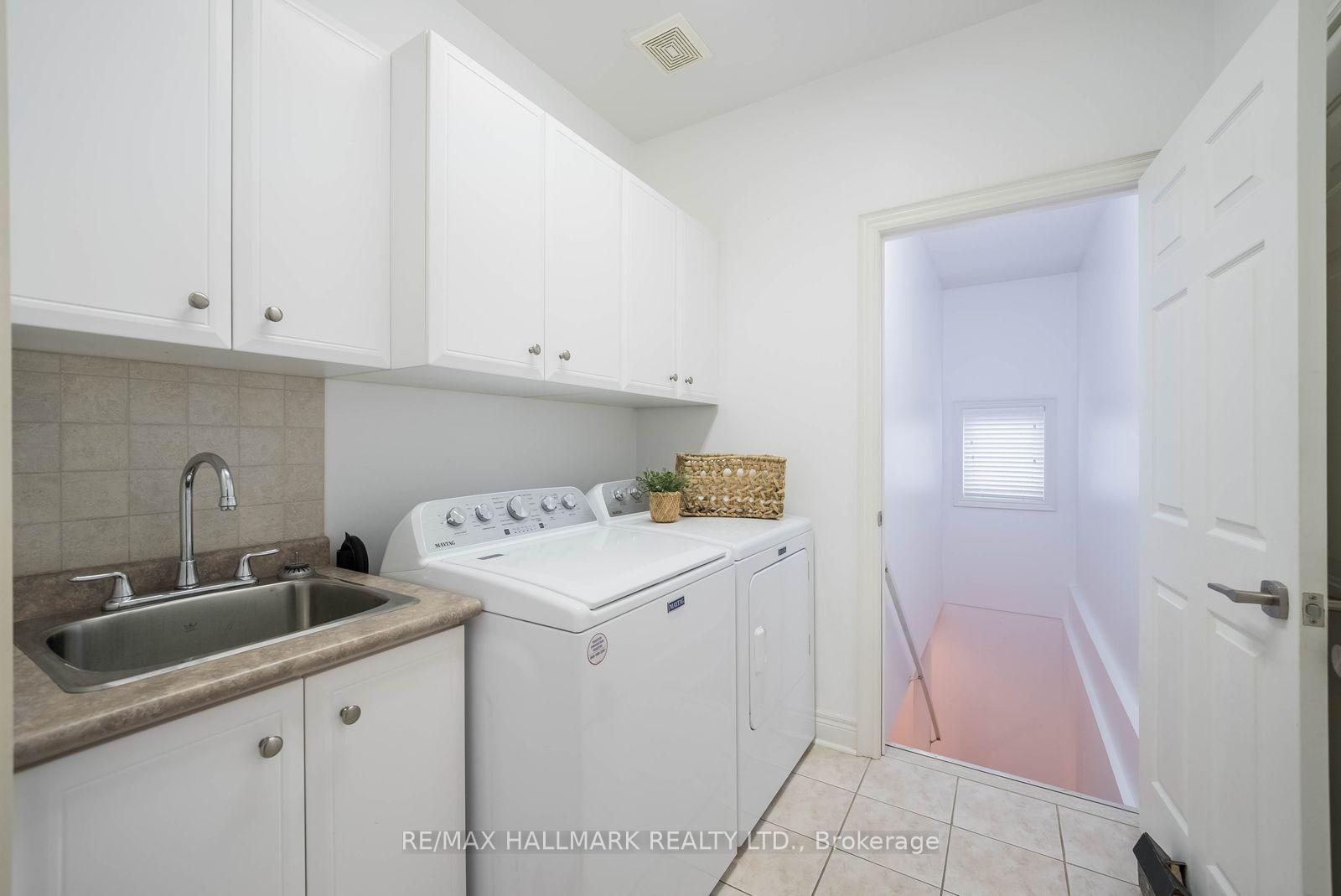 Photo 16 of 2 Lamb's Run, Whitchurch-Stouffville, Ballantrae — HOMEH