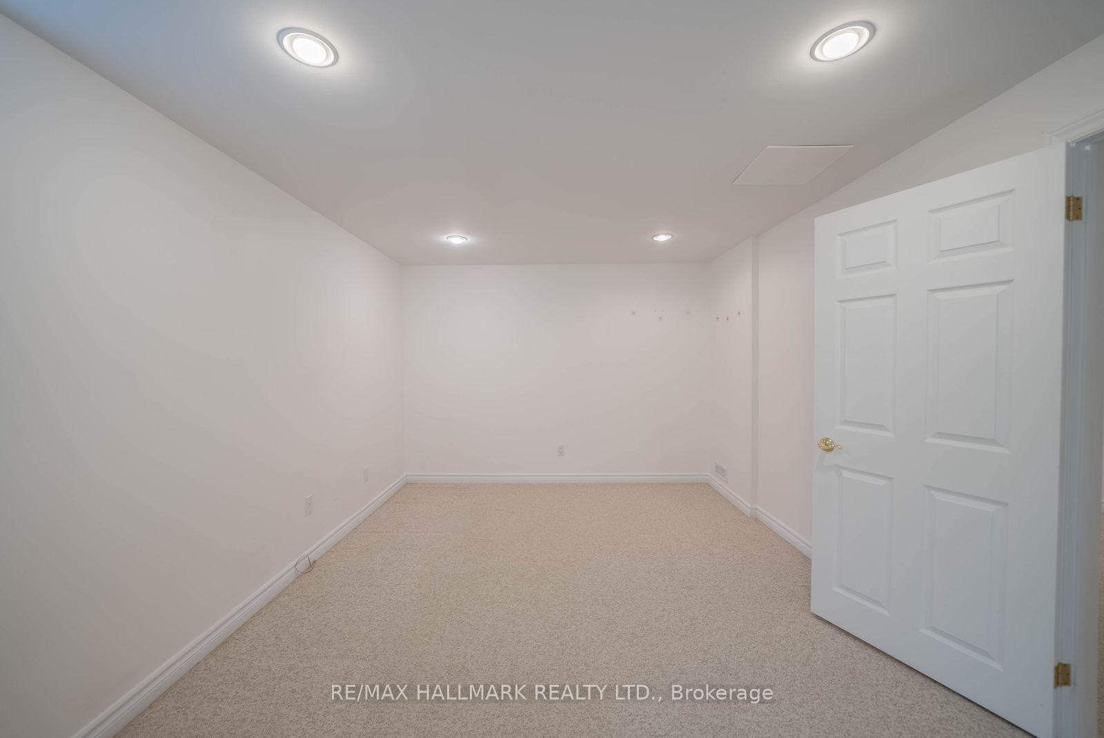 Photo 36 of 2 Lamb's Run, Whitchurch-Stouffville, Ballantrae — HOMEH