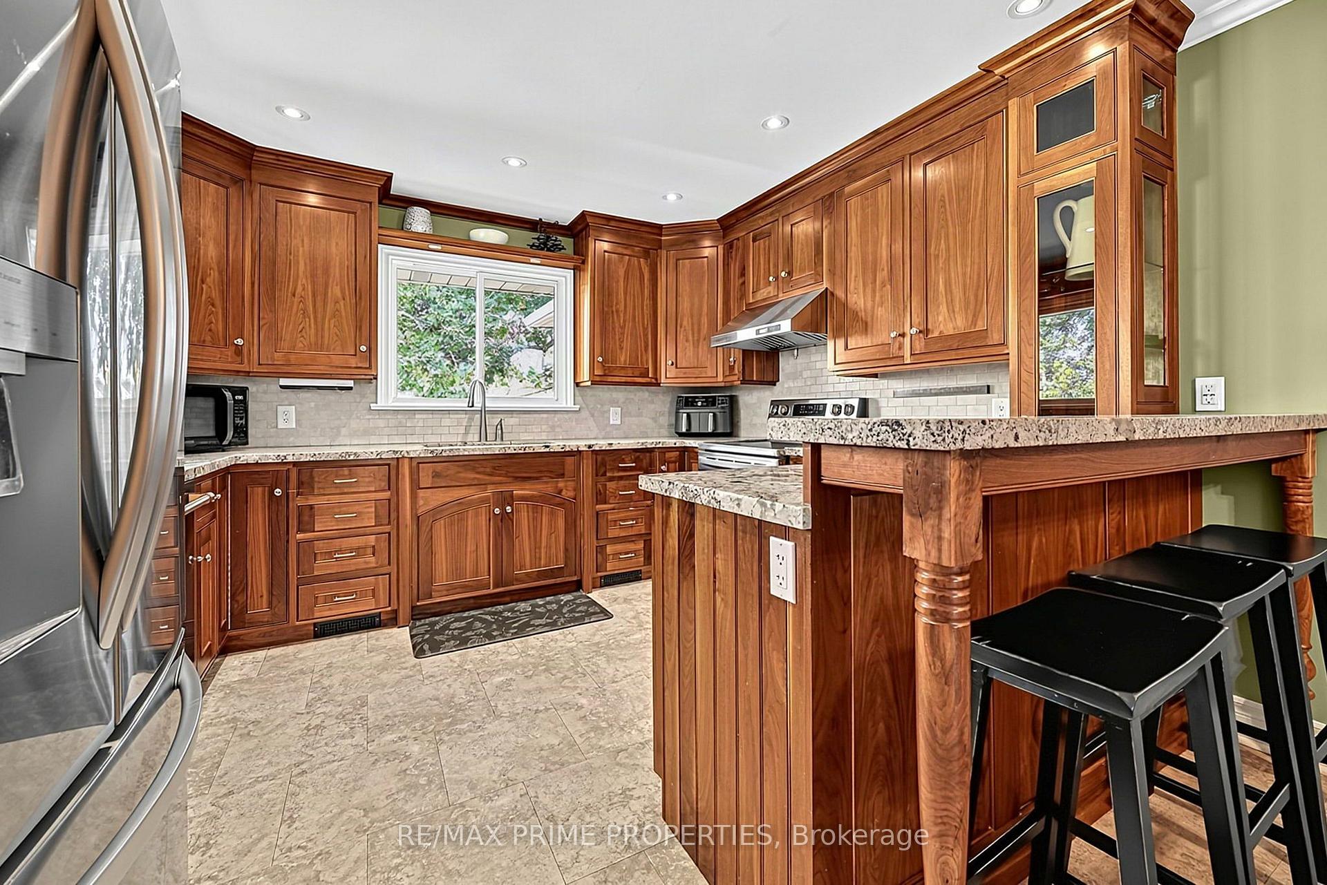 Photo 9 of 426 Zephyr Road, Uxbridge, Rural Uxbridge — HOMEH
