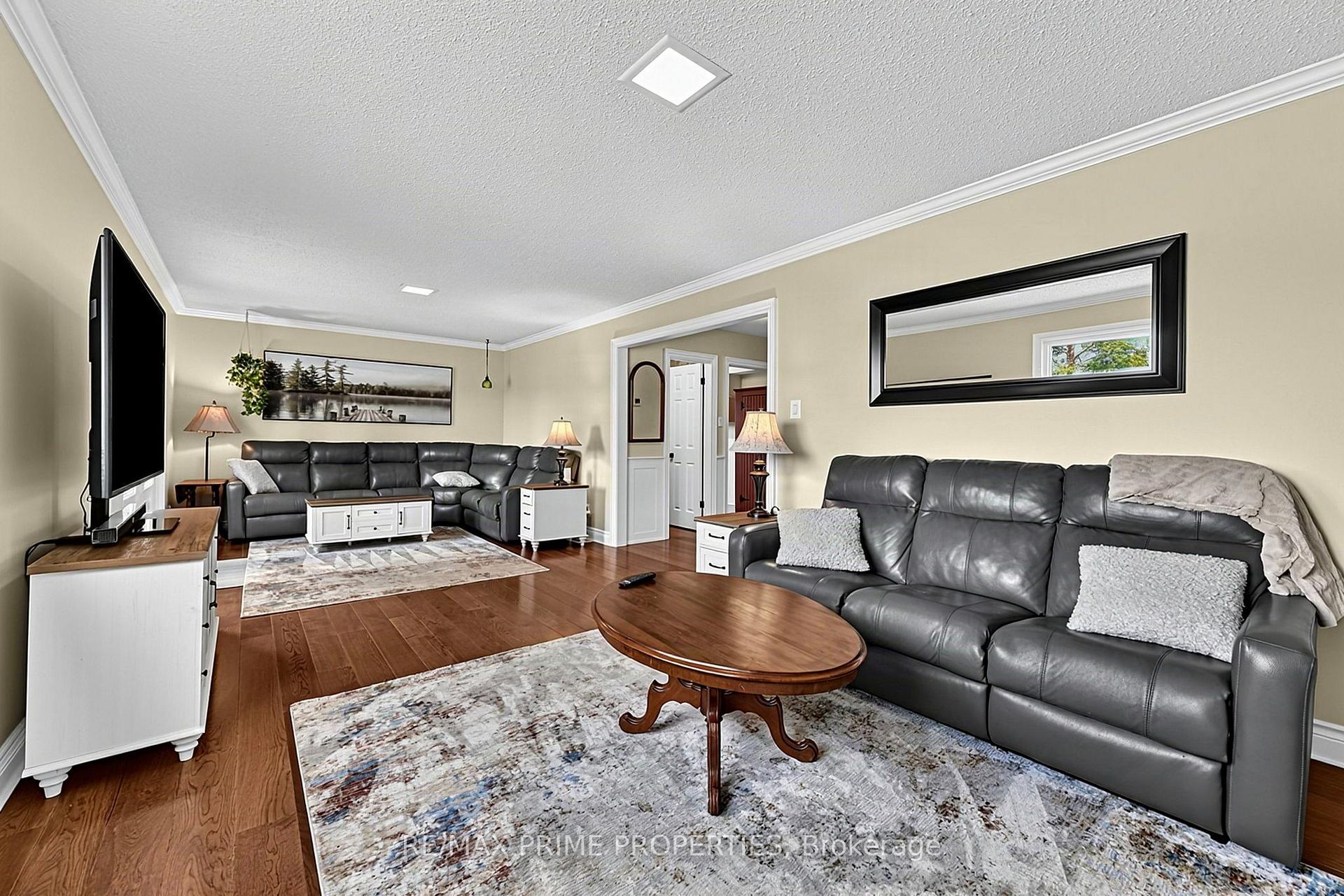 Photo 18 of 426 Zephyr Road, Uxbridge, Rural Uxbridge — HOMEH