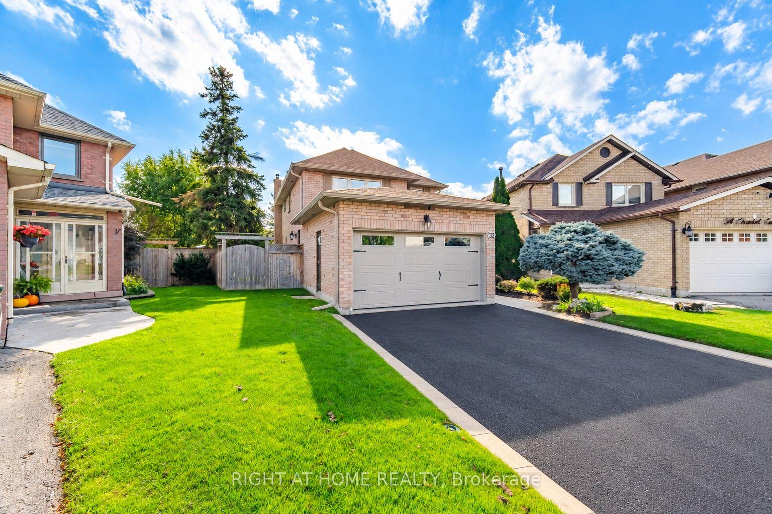 Photo 2 of 32 Cheviot Crescent, Brampton, Heart Lake East — HOMEH