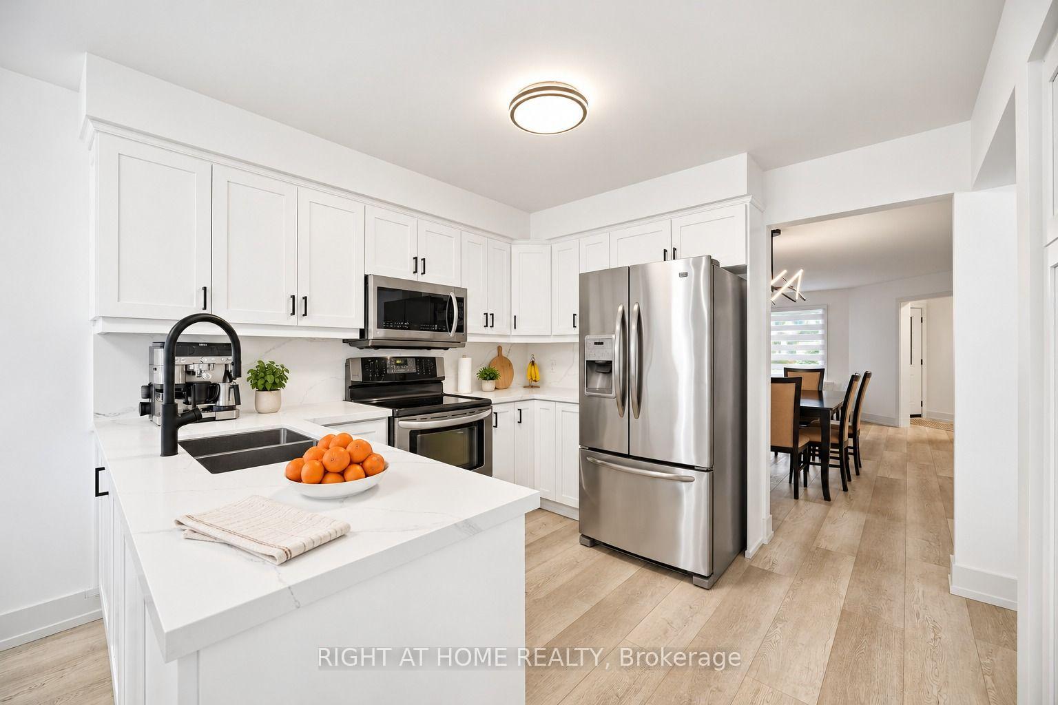 Photo 7 of 32 Cheviot Crescent, Brampton, Heart Lake East — HOMEH