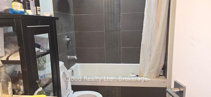Photo 2 of Unit 806, 28 Avondale Avenue S, North York, Willowdale East — HOMEH