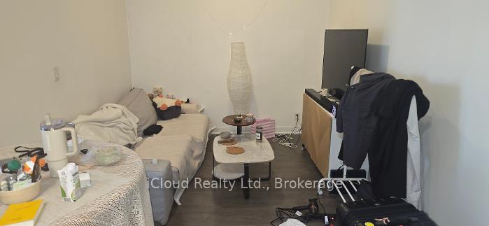 Photo 3 of Unit 806, 28 Avondale Avenue S, North York, Willowdale East — HOMEH