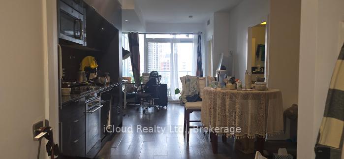 Photo 4 of Unit 806, 28 Avondale Avenue S, North York, Willowdale East — HOMEH