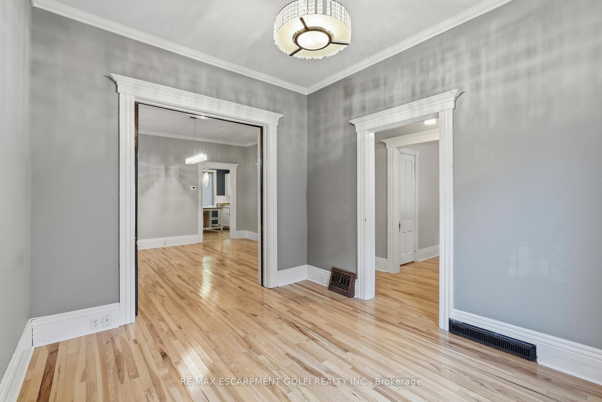 Photo 2 of 198 Duke Street, Hamilton, Durand — HOMEH