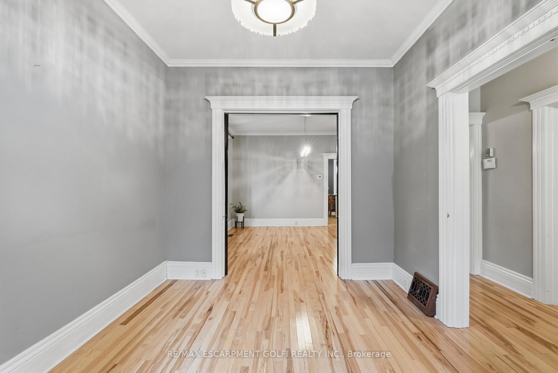 Photo 3 of 198 Duke Street, Hamilton, Durand — HOMEH