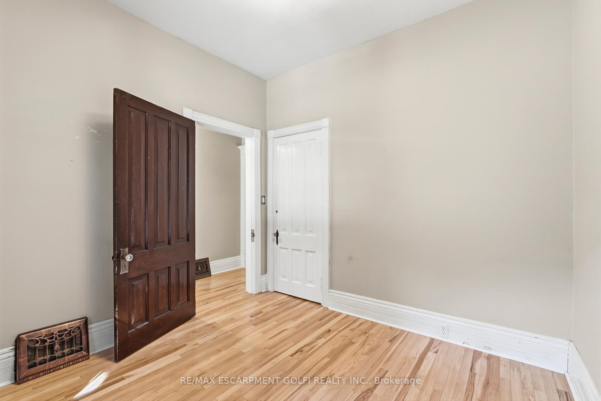 Photo 16 of 198 Duke Street, Hamilton, Durand — HOMEH
