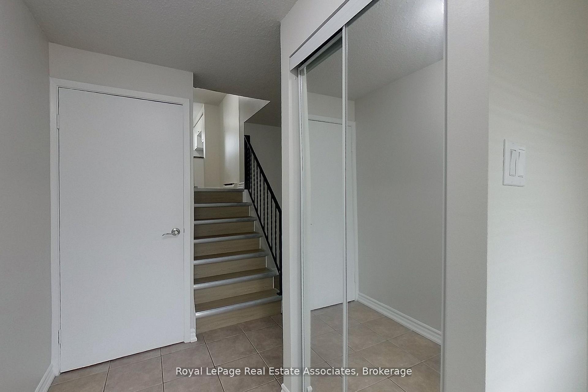 Photo 6 of Unit 30, 35 Breckenridge Drive, Kitchener, Heritage Park - Kitchener — HOMEH