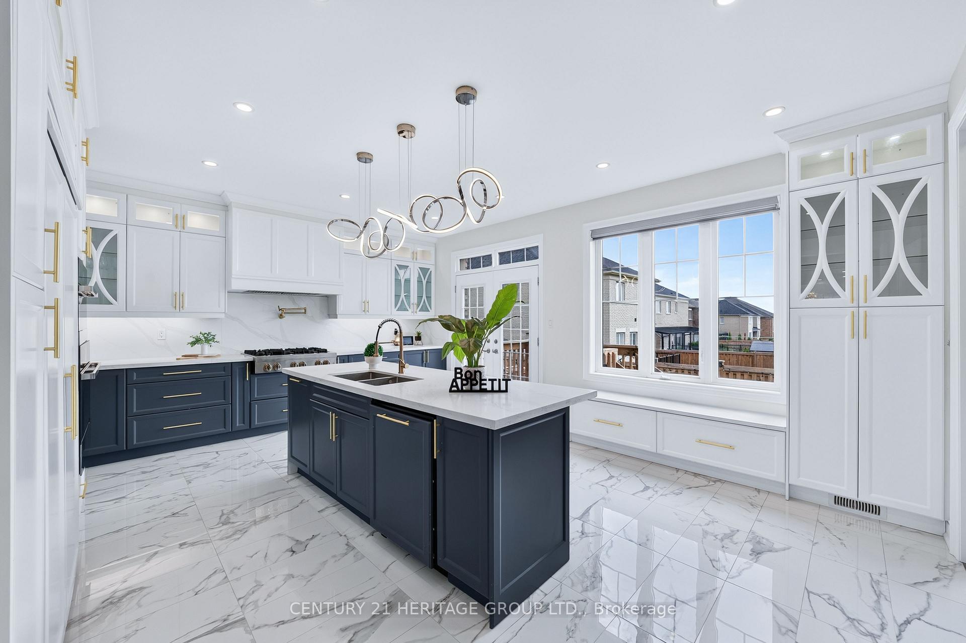 Photo 12 of 282 Reg Harrison Trail, Newmarket, Glenway Estates — HOMEH