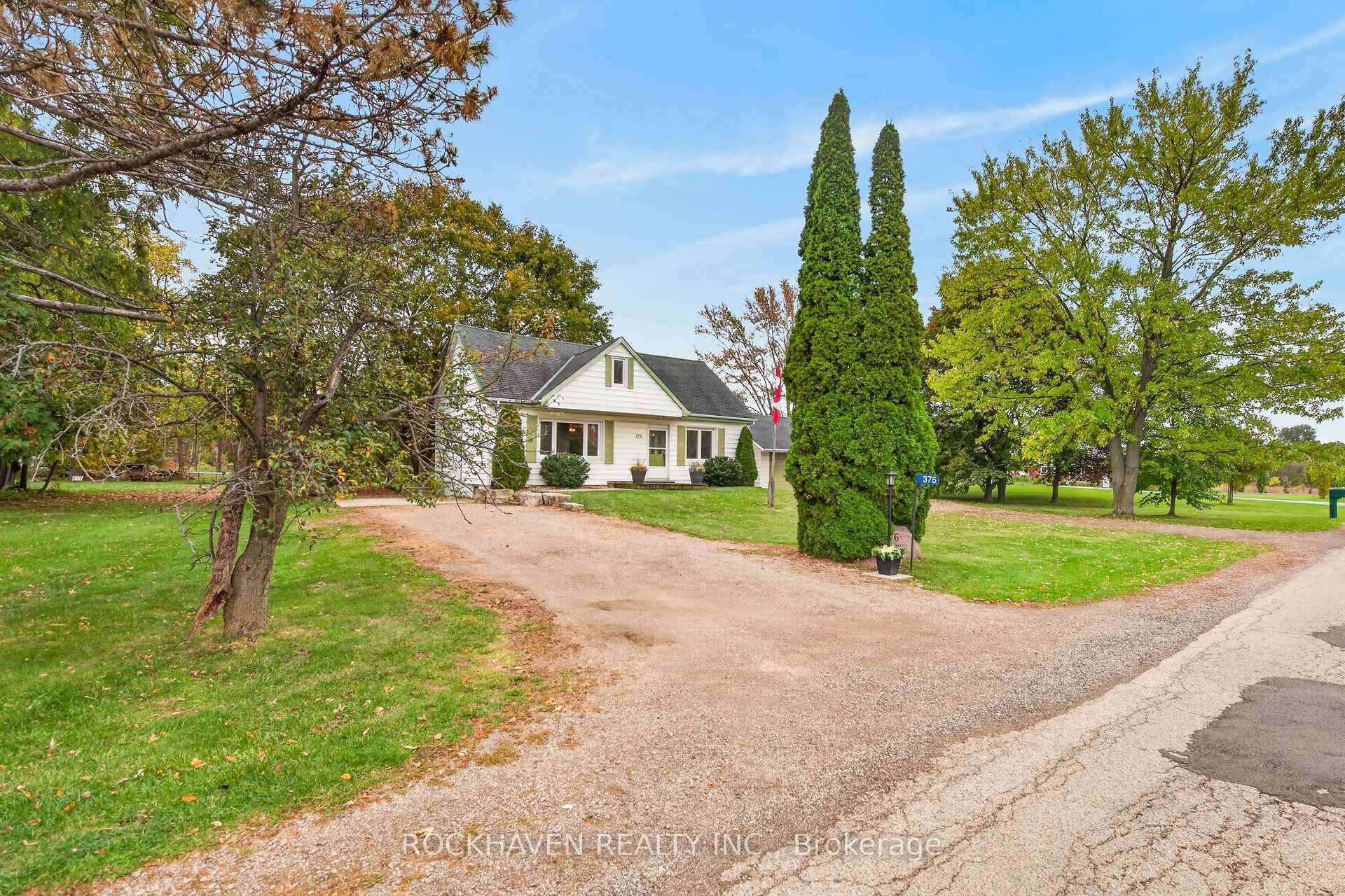 Photo 3 of 376 Rock Chapel Road, Hamilton, Rural Flamborough — HOMEH