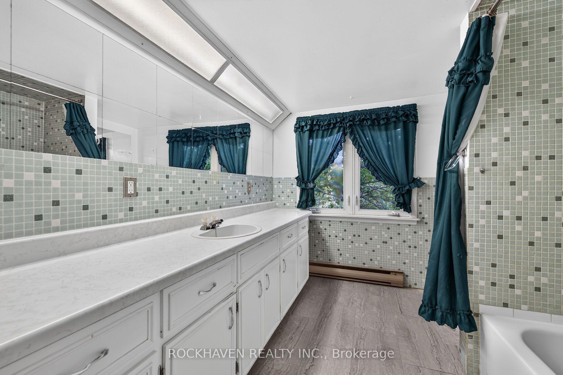 Photo 23 of 376 Rock Chapel Road, Hamilton, Rural Flamborough — HOMEH