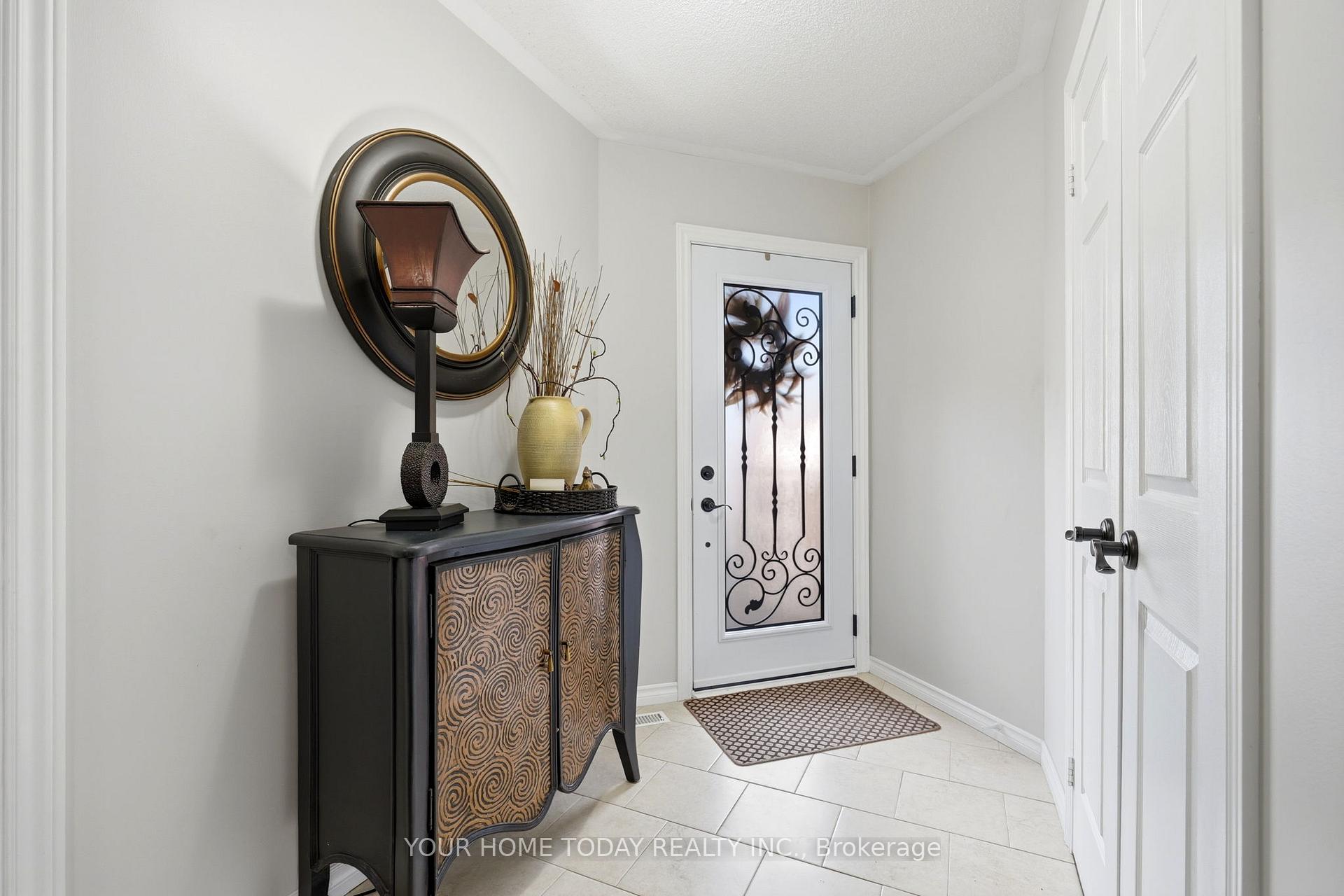 Photo 5 of 96 Lauchlin Crescent, Halton Hills, Georgetown — HOMEH