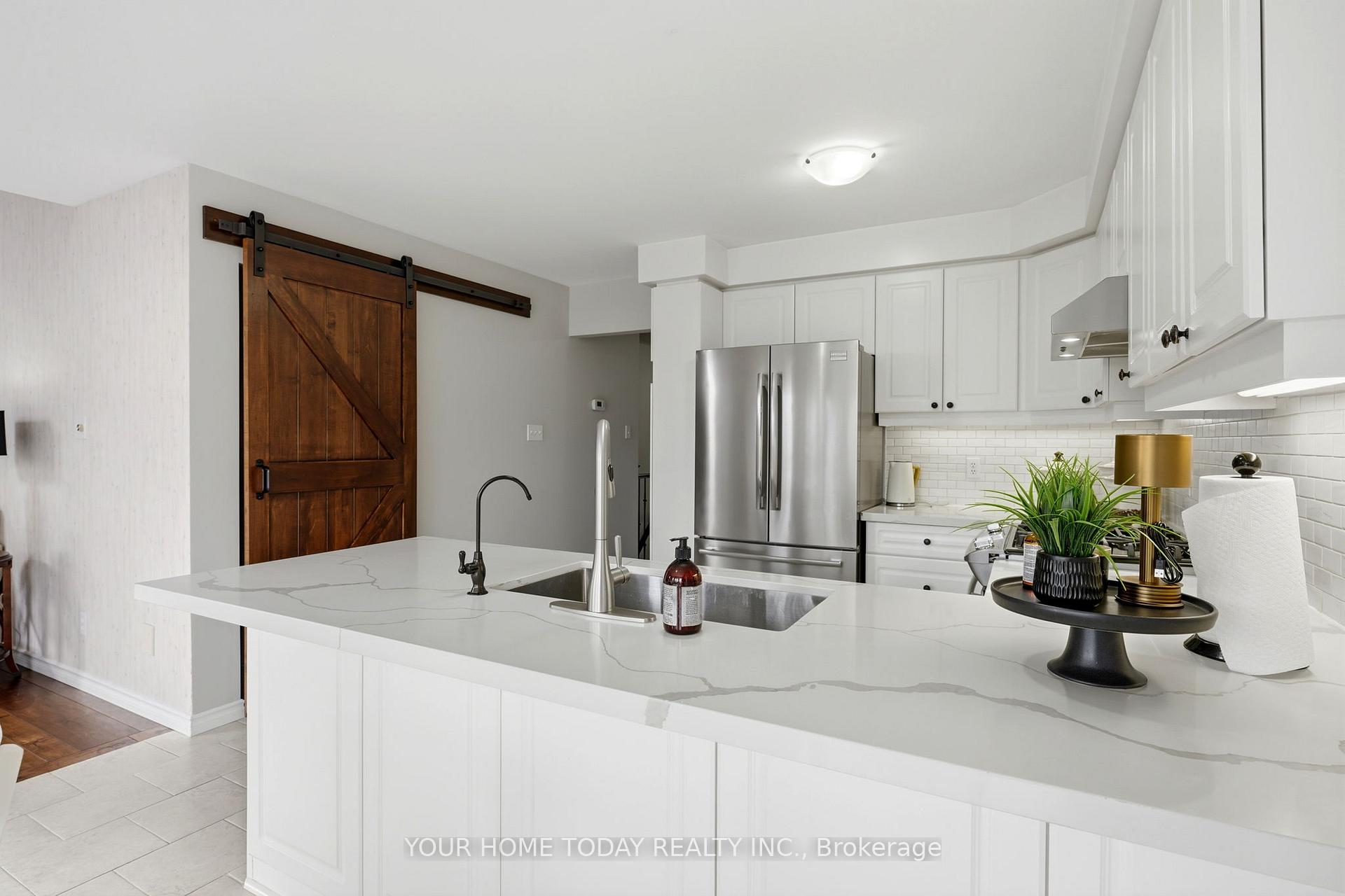 Photo 13 of 96 Lauchlin Crescent, Halton Hills, Georgetown — HOMEH