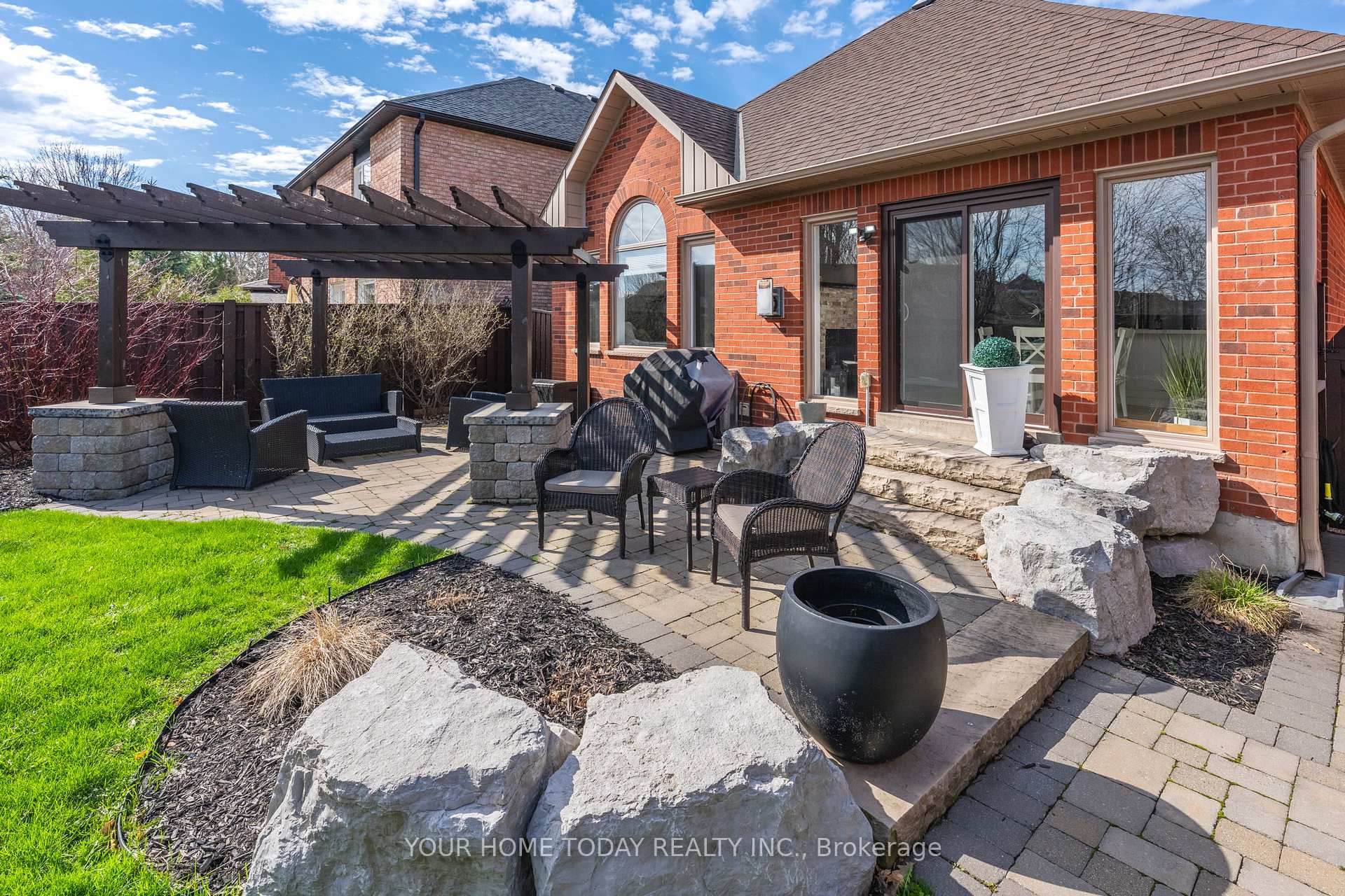 Photo 35 of 96 Lauchlin Crescent, Halton Hills, Georgetown — HOMEH