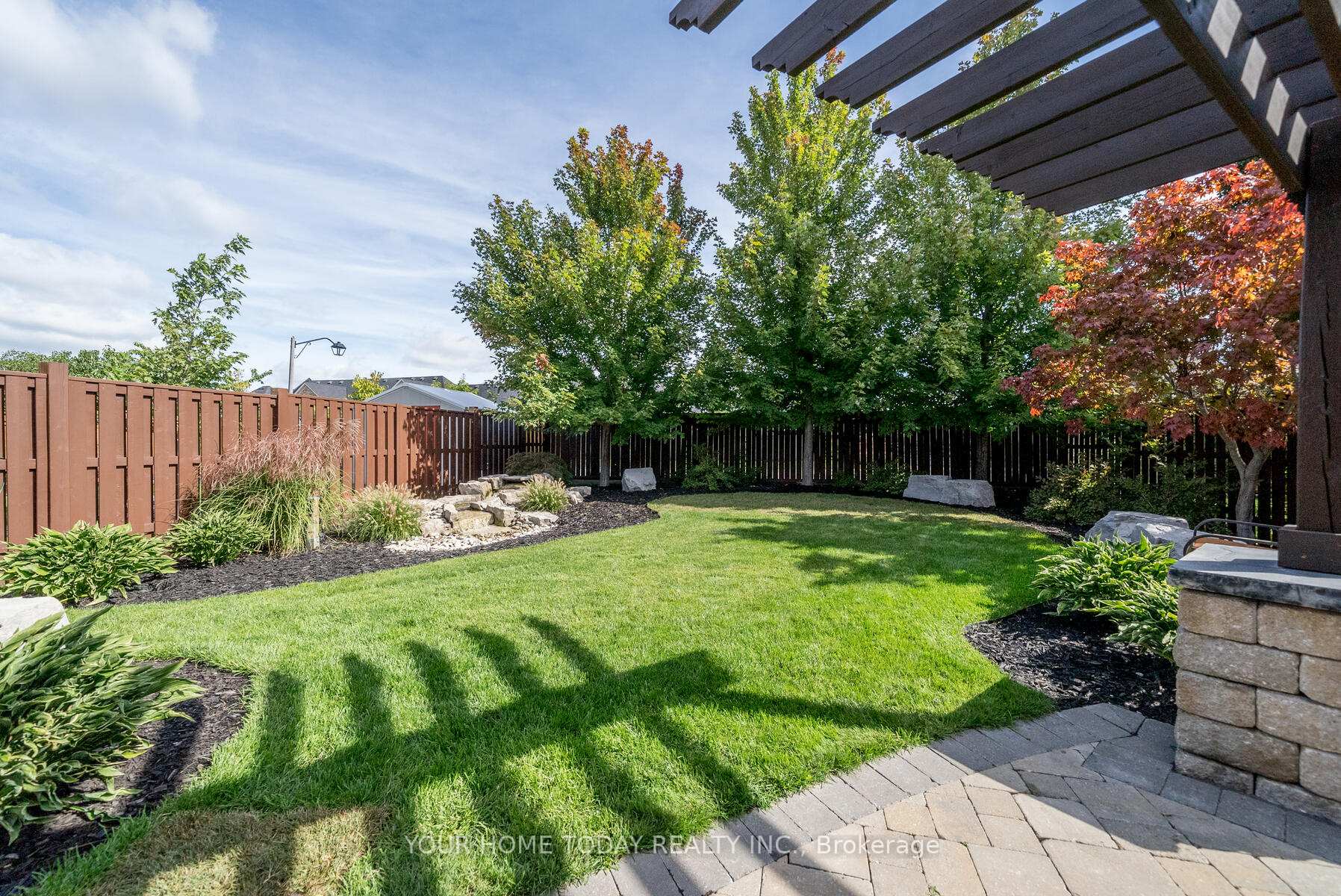 Photo 38 of 96 Lauchlin Crescent, Halton Hills, Georgetown — HOMEH