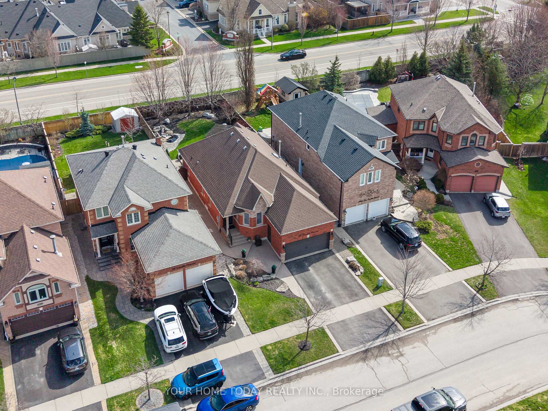 Photo 42 of 96 Lauchlin Crescent, Halton Hills, Georgetown — HOMEH