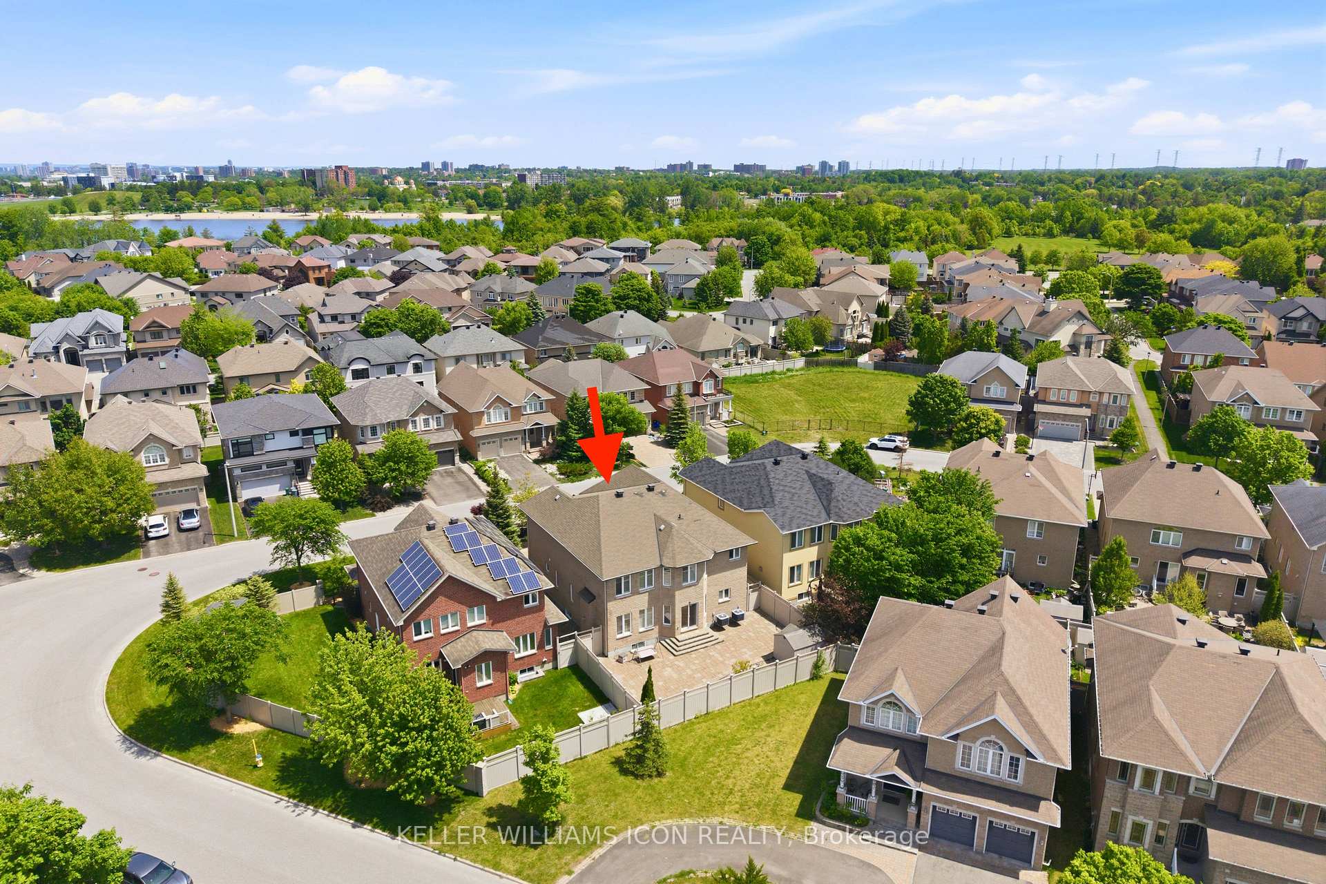 Photo 4 of 246 Madhu Crescent, Ottawa, Mooneys Bay — HOMEH