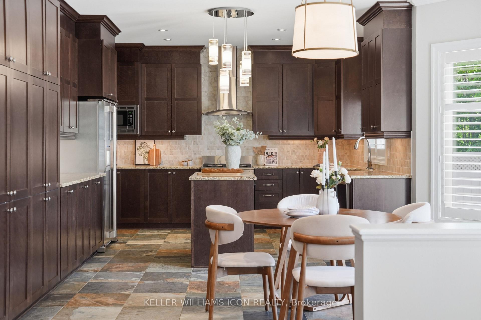 Photo 15 of 246 Madhu Crescent, Ottawa, Mooneys Bay — HOMEH