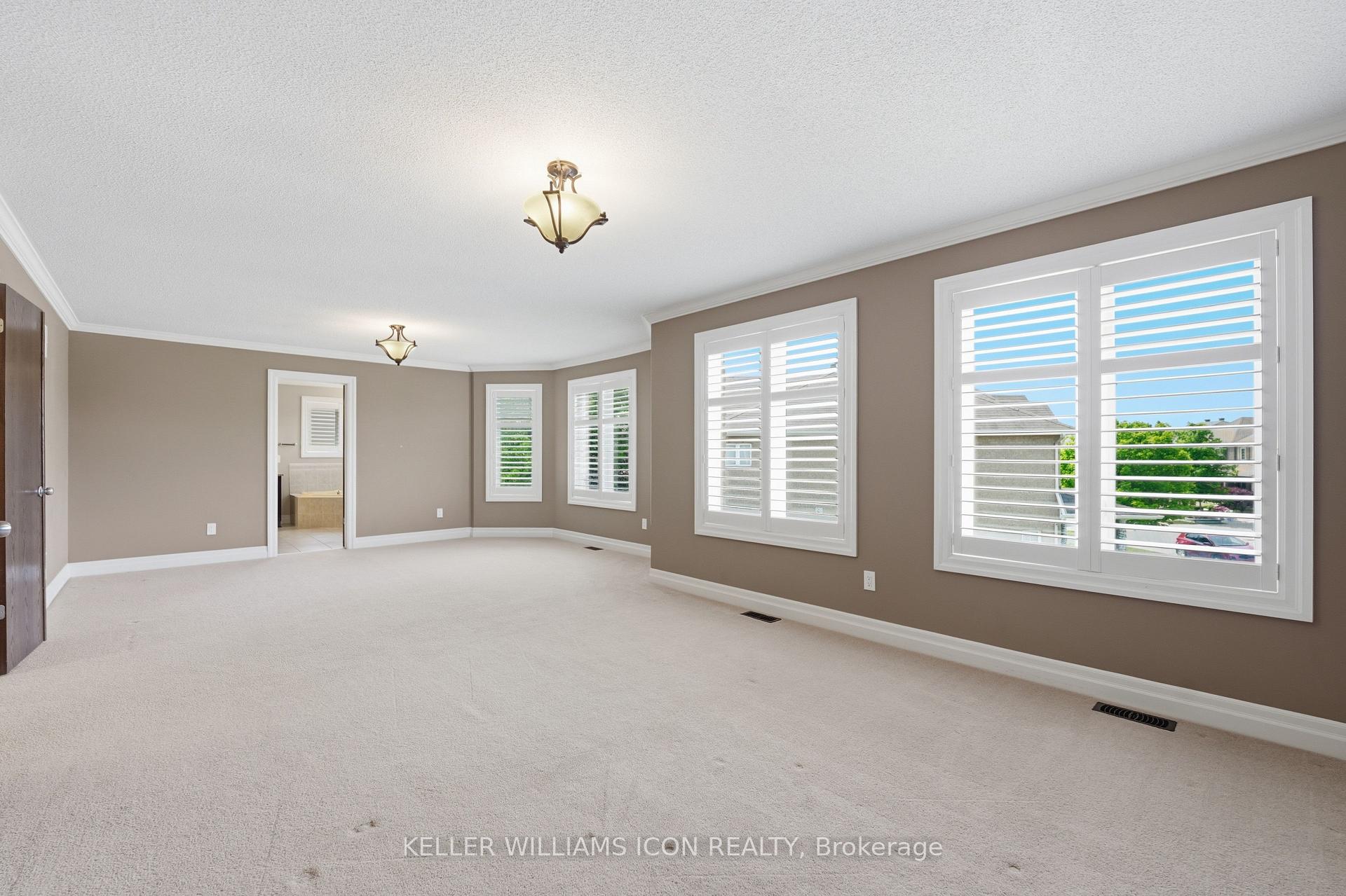 Photo 25 of 246 Madhu Crescent, Ottawa, Mooneys Bay — HOMEH