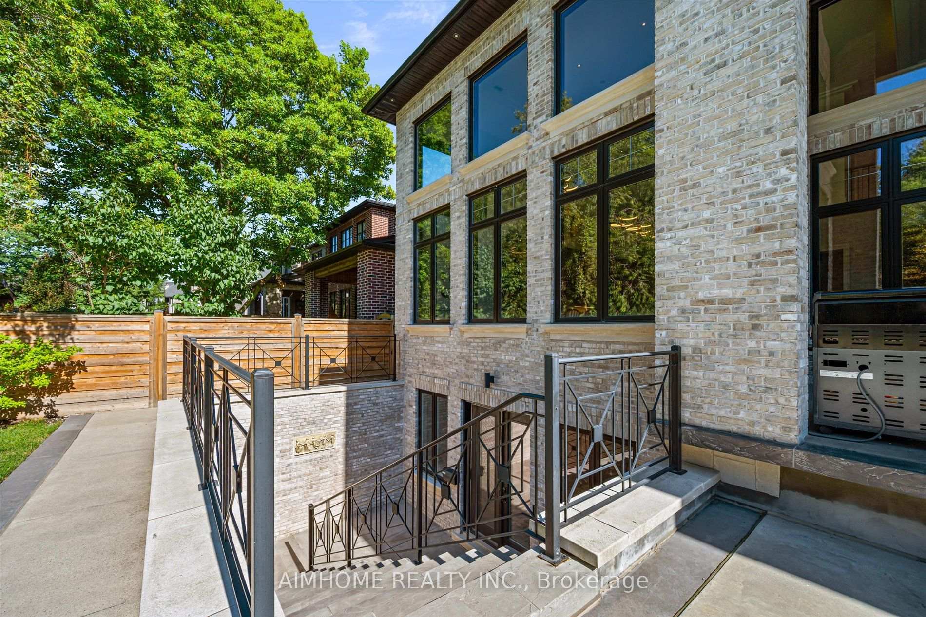 Photo 35 of 48 Maple Grove Avenue N, Richmond Hill, Oak Ridges — HOMEH