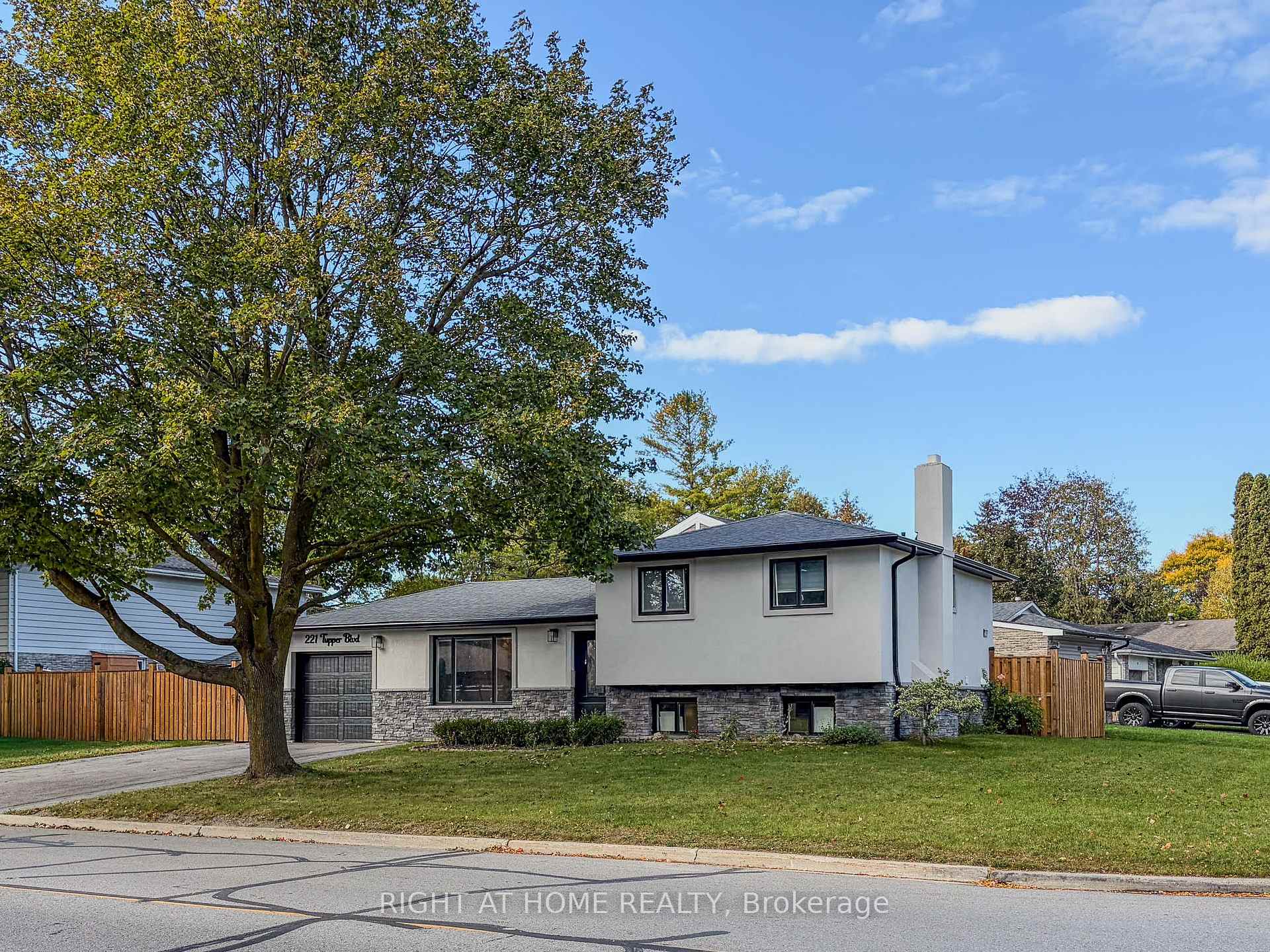 Photo 1 of 221 Tupper Boulevard, New Tecumseth, Alliston — HOMEH