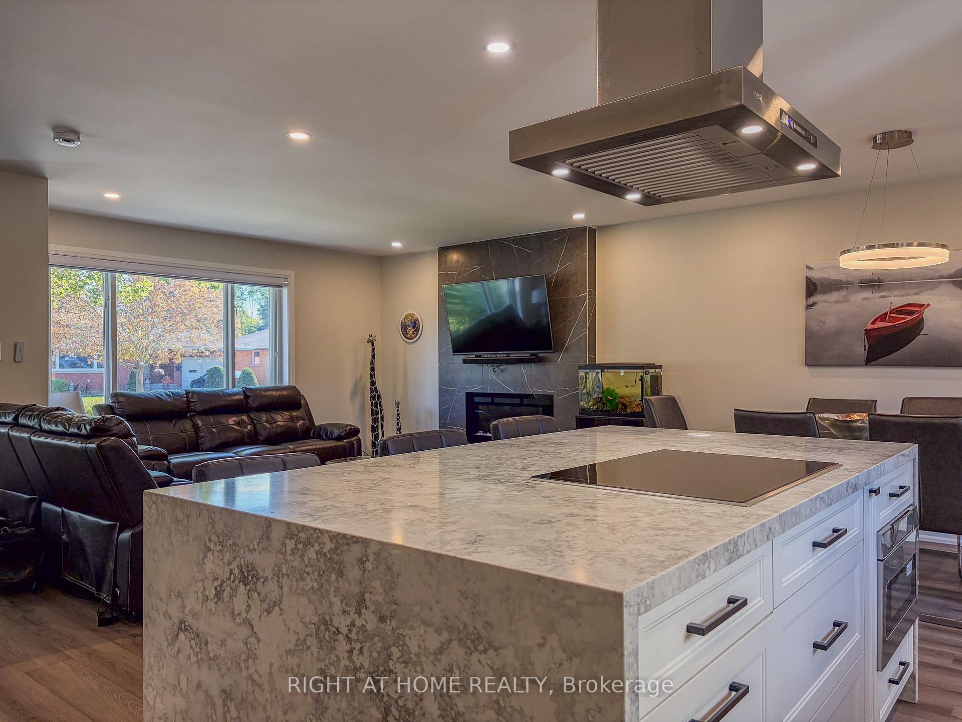 Photo 6 of 221 Tupper Boulevard, New Tecumseth, Alliston — HOMEH