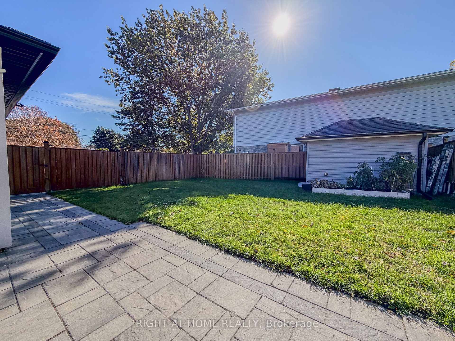 Photo 24 of 221 Tupper Boulevard, New Tecumseth, Alliston — HOMEH